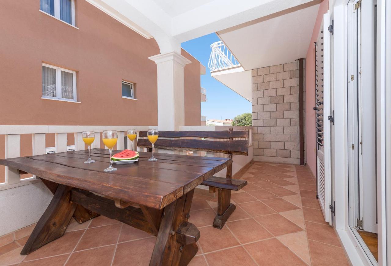 Skiljini Dvori - Apartman Makarska Exterior foto